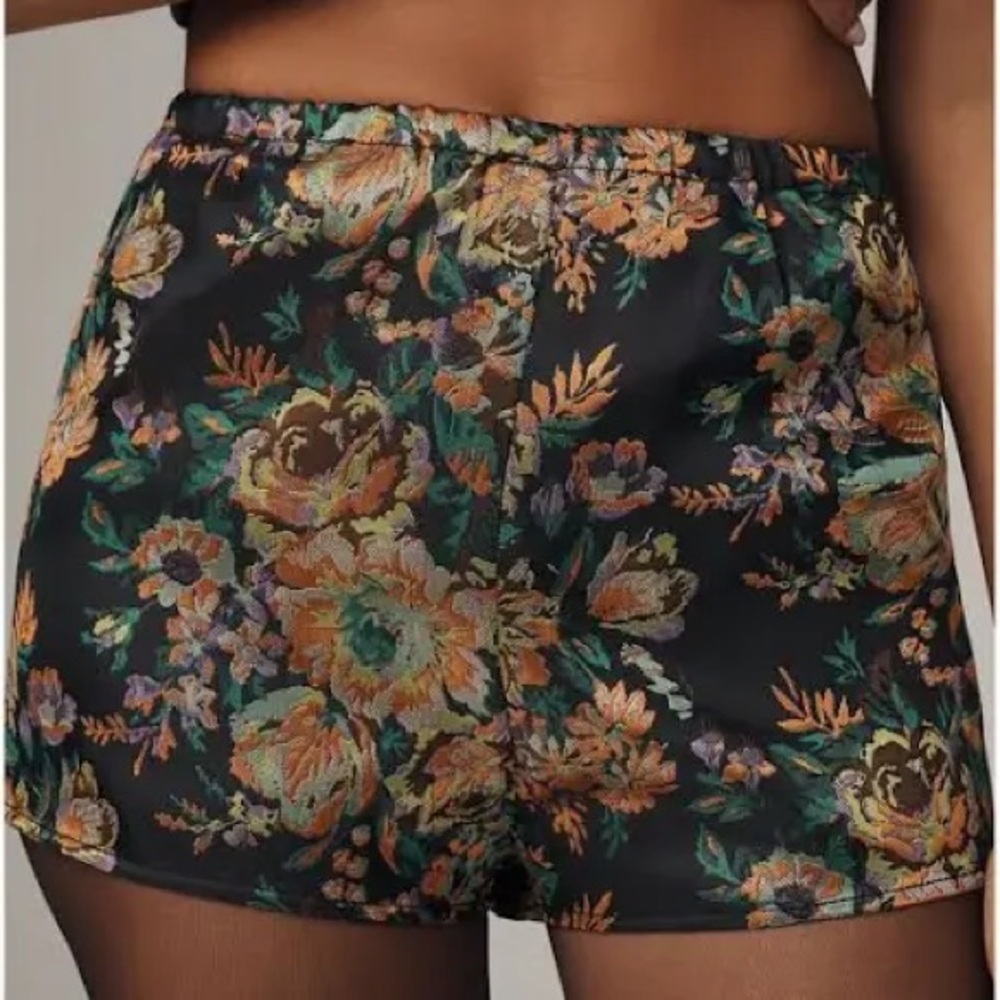 NWT Anthropologie Brocade Floral Print
Tap Shorts